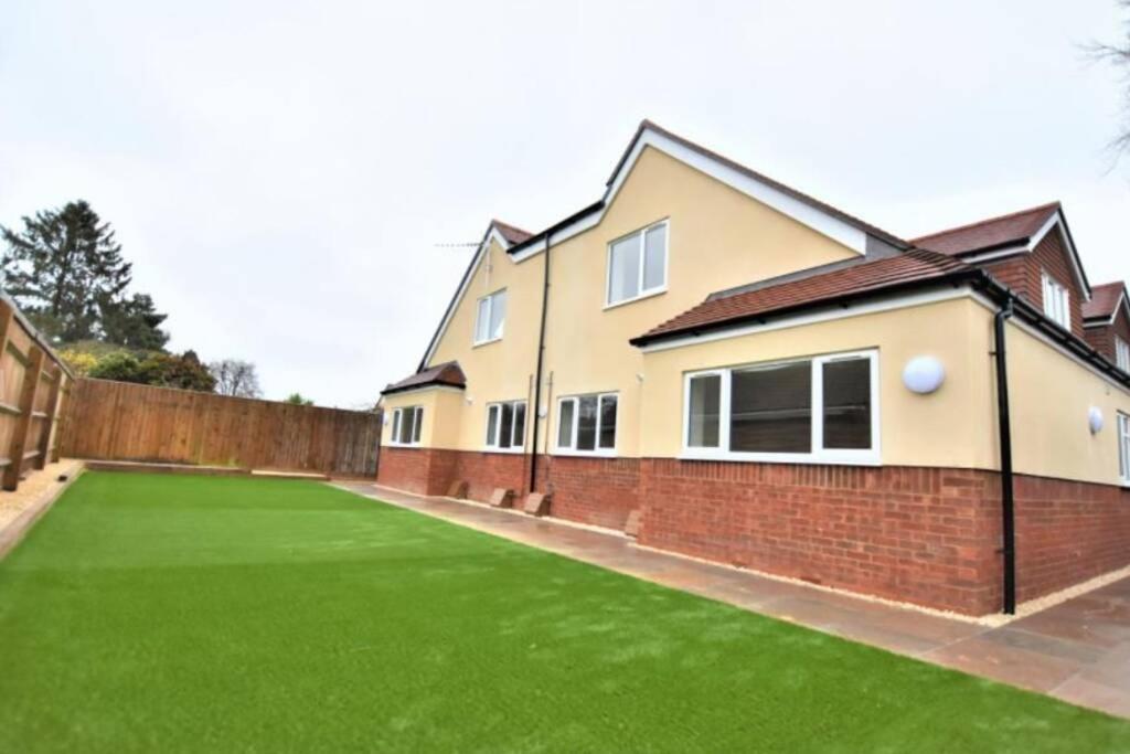 - Private Flat With Garden & Parking 08 Didcot