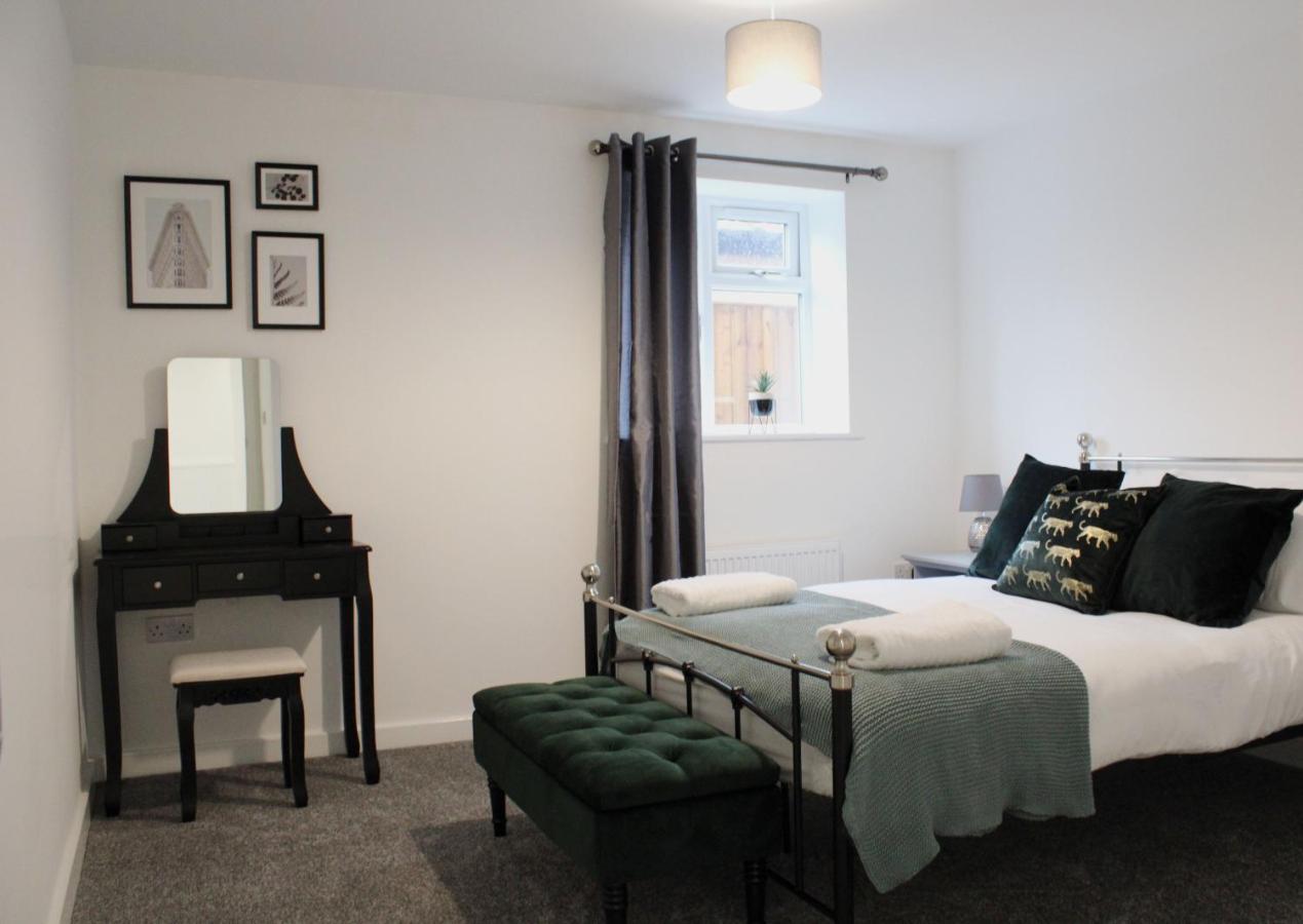 Apartment - Private Flat With Garden & Parking 08 *