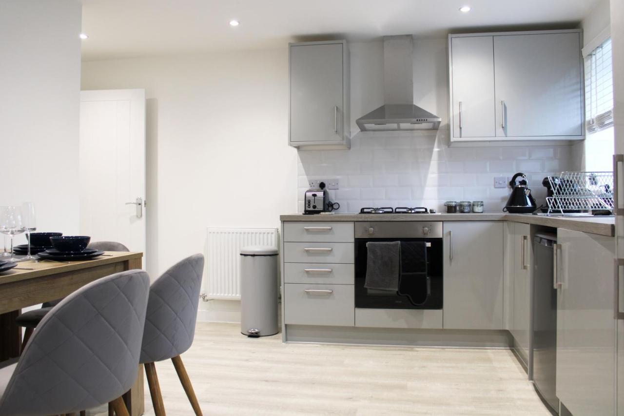 - Private Flat With Garden & Parking 08 * Didcot