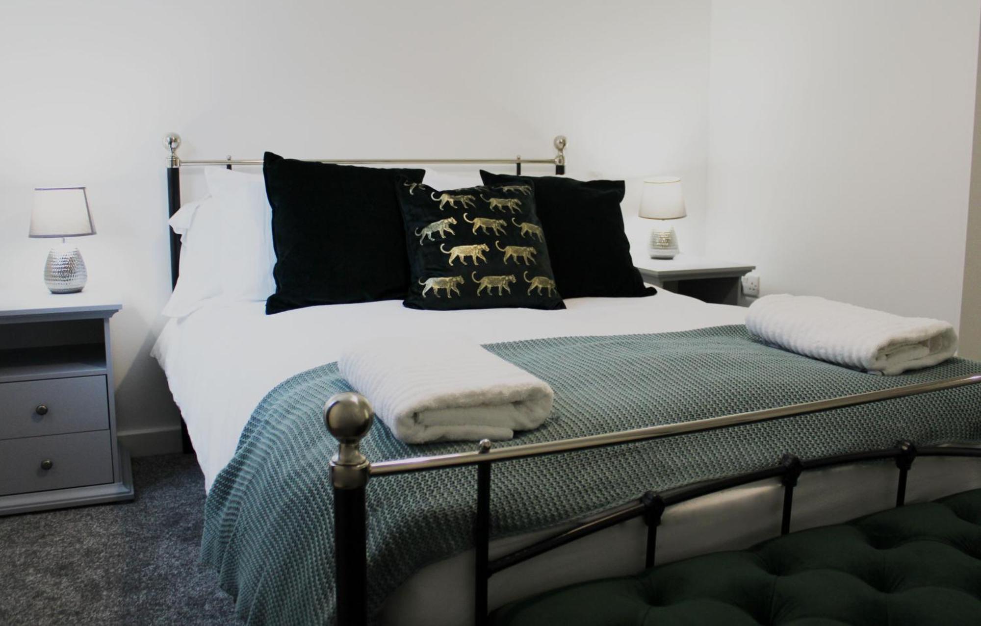 - Private Flat With Garden & Parking 08 * Didcot